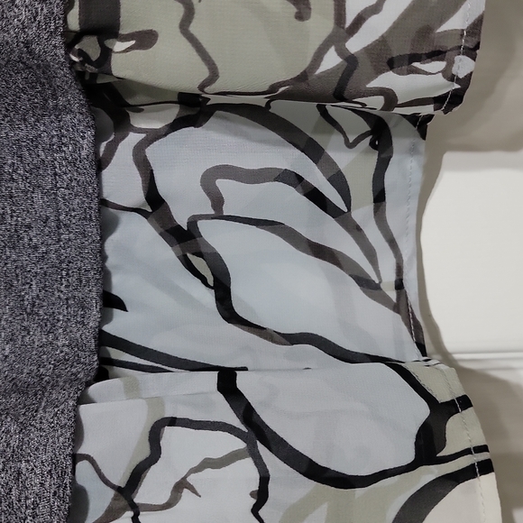 Logo by Lori Goldstein Gray Long Sleeve Tunic with Ruffle Hem Women's Size 3X - Picture 9 of 10